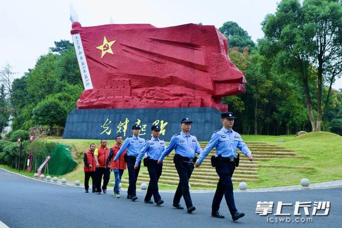 【人民公安从这里走来·湖南篇】湘赣边界，平安“枫景”分外红