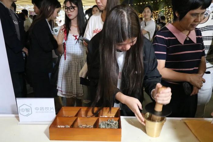 名医来问诊，养生又好玩！湛江首届中医药文化夜市来了