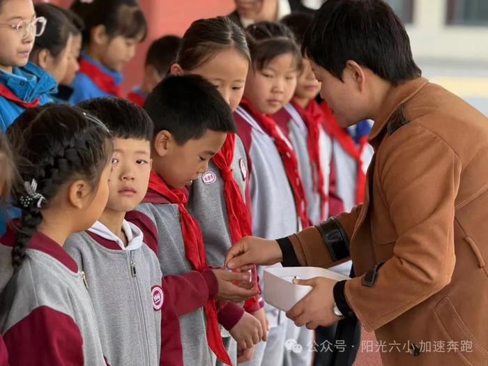 未央区六村堡小学开展学生仪容仪表检查活动