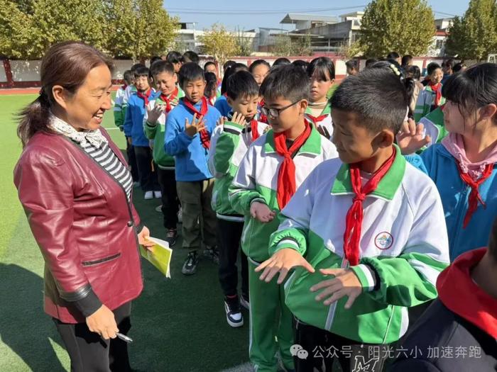 未央区六村堡小学开展学生仪容仪表检查活动