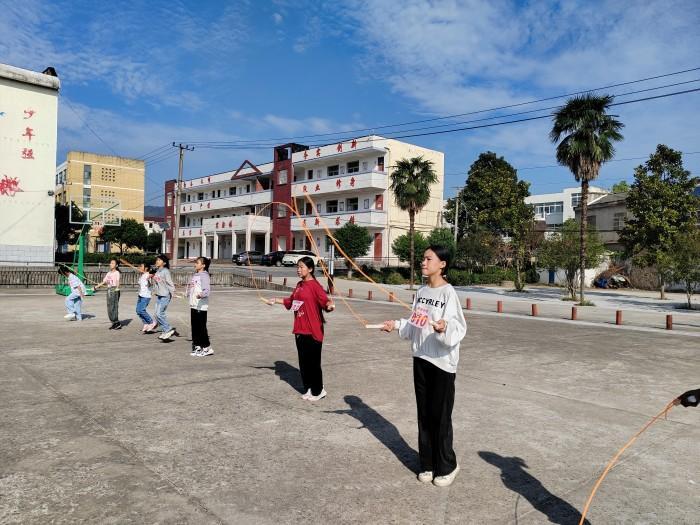 激情四溢，梦想启航——庐江县柯坦初级中学举办2024秋季运动会