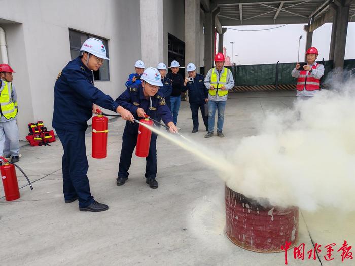 水上应急救援（消防）如何干？黄冈海事“红烛学堂”来答题