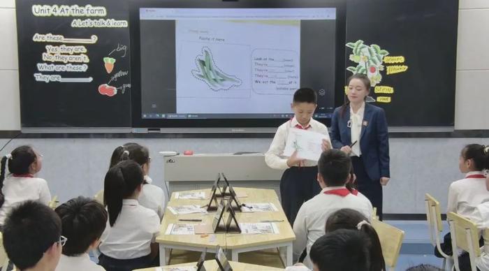 智启课堂 数融未来 | 2024年全市中小学教师信息技术应用能力课堂教学在西安藤信学校进行