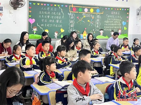 天鹅湖学校小学部：深耕课堂谋质量 驻校教研促成长