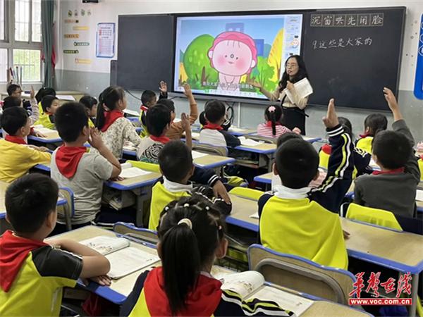 天鹅湖学校小学部：深耕课堂谋质量 驻校教研促成长