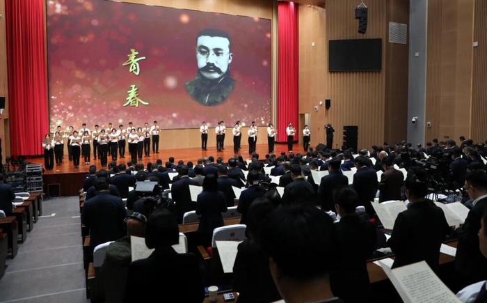 唐山:举行“砥砺忠诚 勇毅担当·思想汇”专题党课