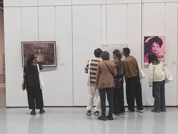 “（中国）西部美术作品双年展”滨海美术馆展区启幕