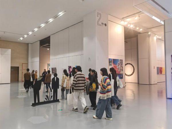 “（中国）西部美术作品双年展”滨海美术馆展区启幕