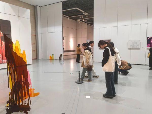 “（中国）西部美术作品双年展”滨海美术馆展区启幕