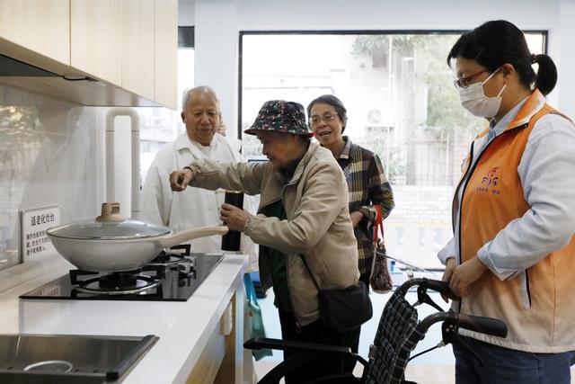 上海老人的幸福感来自哪里？或许答案是……