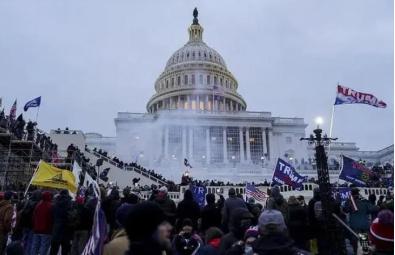 美国两党仇视相互冲击，提前宣布大选获胜又要卷土重来？