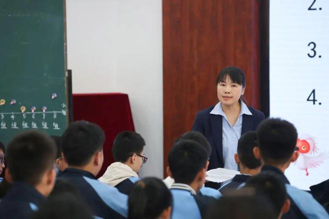 新疆自治区地级骨干教师教学创新能力提升研修活动在西安市阳光中学举行