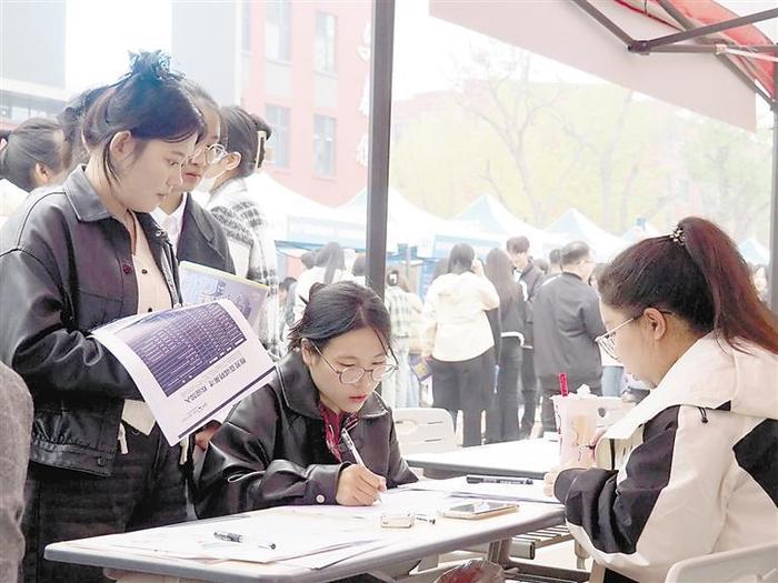 236家京津冀优质用人单位 走进河北东方学院招贤纳才