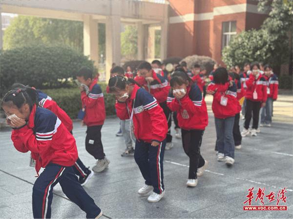 洪江市芙蓉小学：消防演练“火”速行动 筑牢校园安全防线