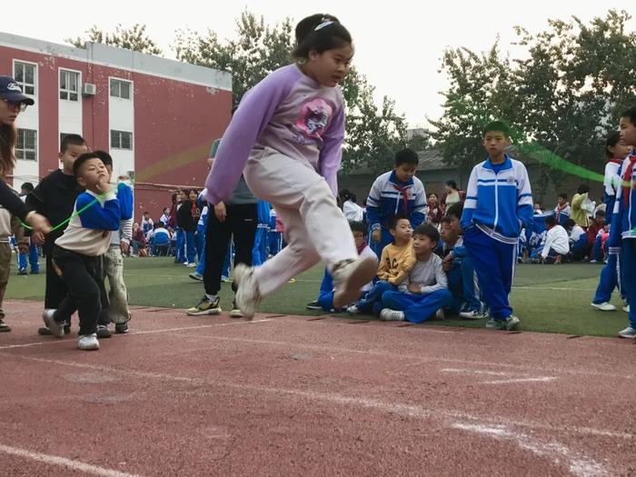 绳彩飞扬 舞动阿房——沣东阿房宫小学第五届三跳运动会