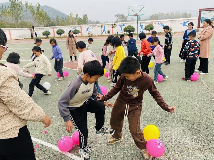 和谐创新，阳光健美——镇平县高丘镇陈营小学趣味运动会进行时