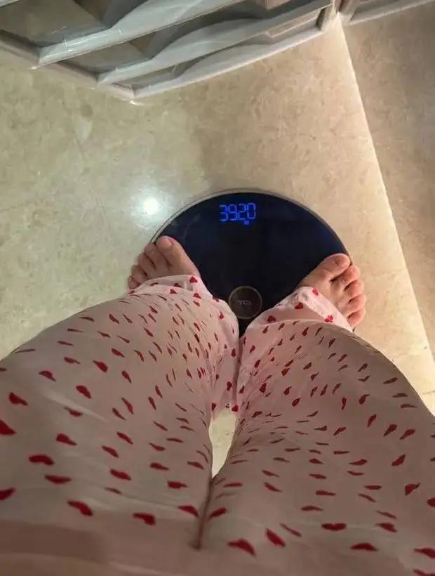 患病后体重暴瘦至39kg，杜淳妻子王灿晒出近照