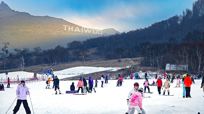 太舞滑雪小镇开启冰雪盛宴