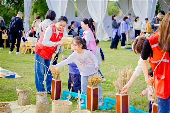 “‘育’见美好 让陪伴更有温度”奉贤区育儿加油站专场活动成功举办