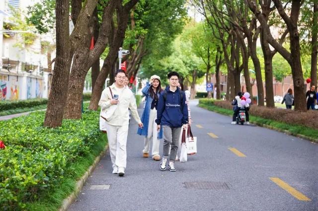 重逢若初见！6000多位上财校友重返母校