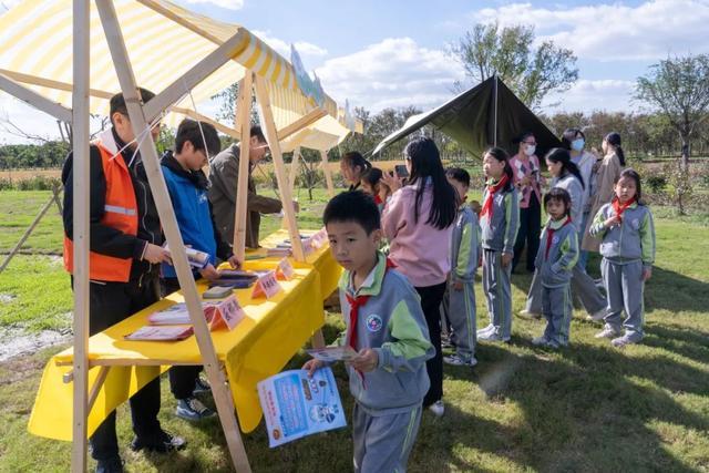 稻香缭绕中的“文明课堂”！让我们携手共赴一场田野之约→