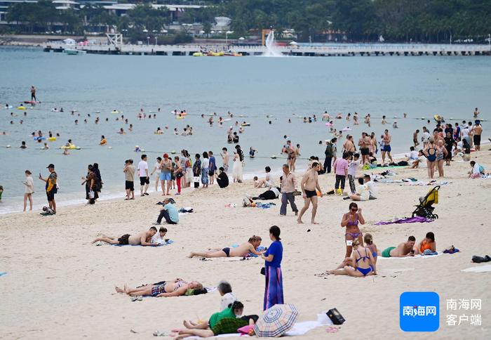 海南三亚入境旅游持续升温