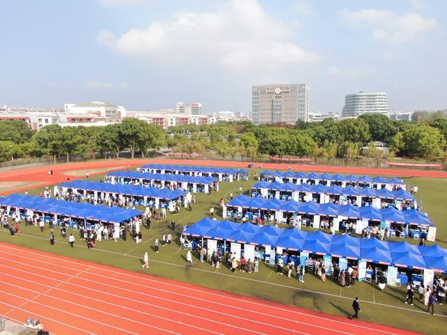 国家医学攻关产教融合创新平台在建，大学把企业请进校园，不止招聘会一条通路