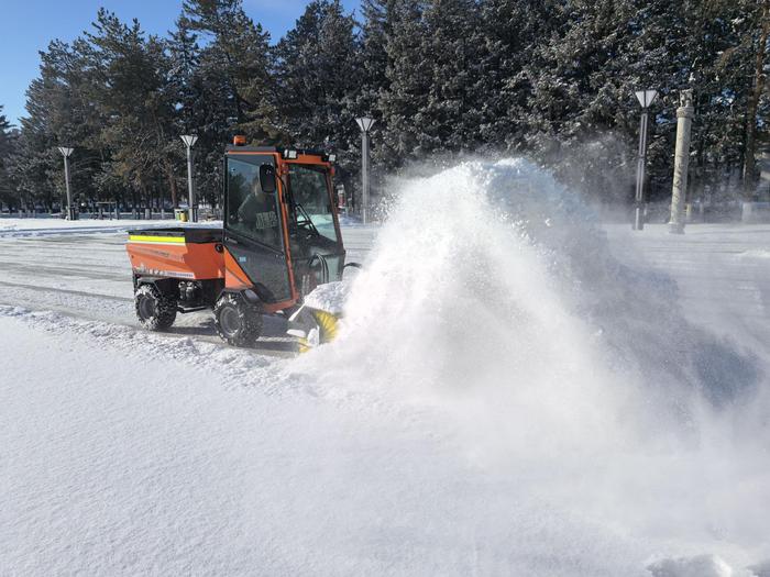 北大荒集团：人机齐上清冰雪 保路畅保粮安