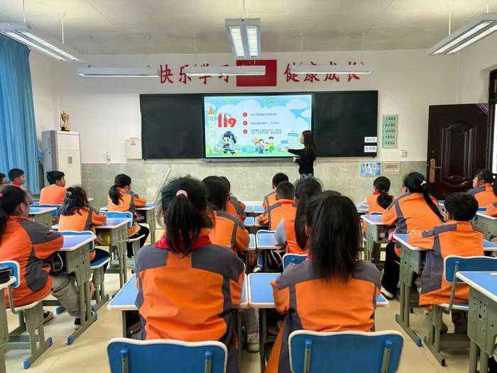 灞桥区老洞小学消防应急疏散演练活动