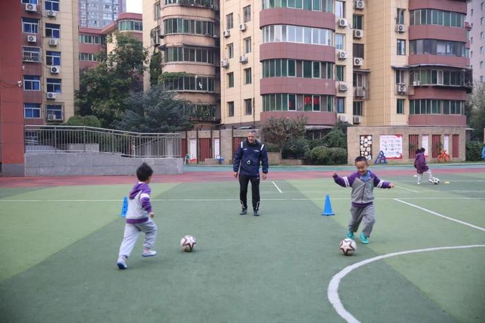 雁塔区高新路小学致力打造足球特色校园