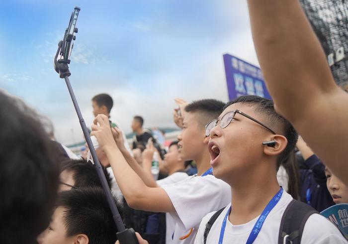 丽新集团携中国宇航学会邀香港青少年赴珠研学 启航天探索之旅