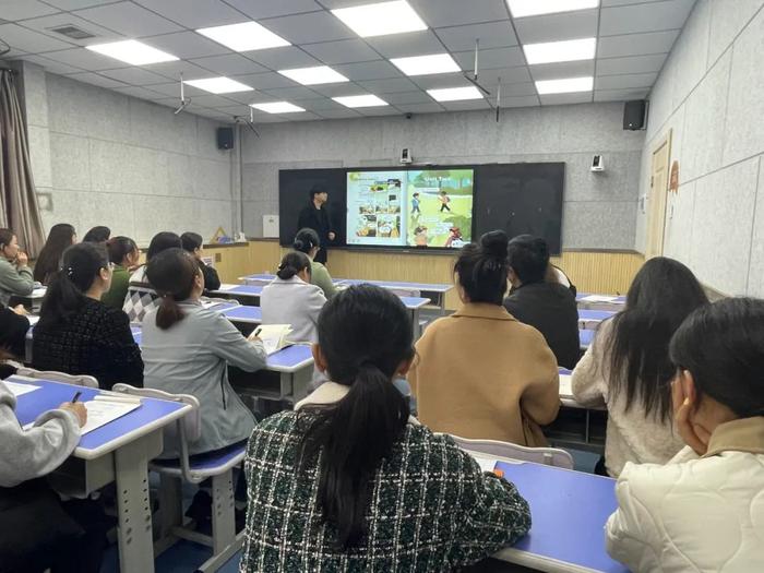 乘信息技术之风 展智慧教育之翼——灞桥区庆华小学洪庆分校教师信息技术应用能力提升培训