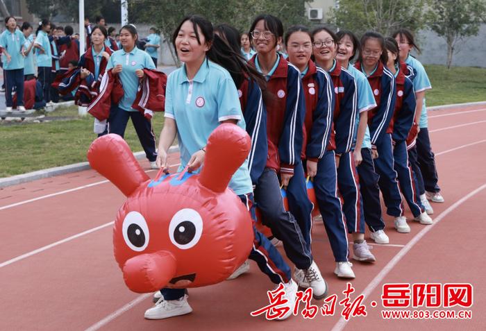 君山区岳西中学：一场别开生面的师生运动会