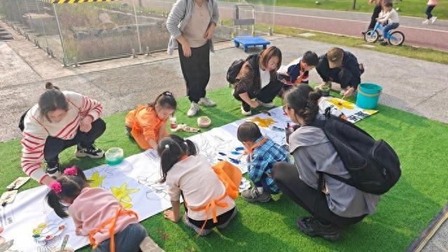 在涂鸦中数飞鸟、识草木，见百年杨树浦