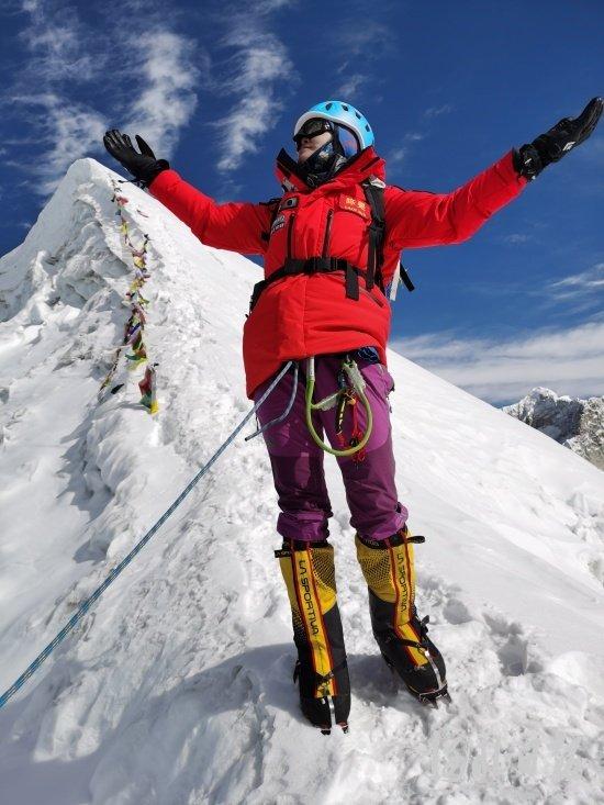 “登山女神”陈旻唐山讲授思政课