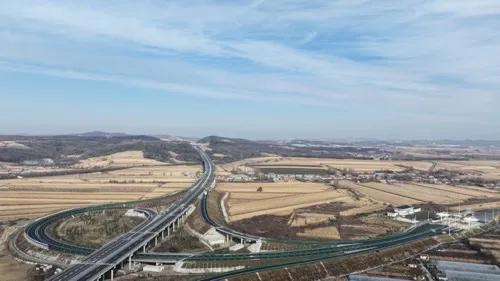 今日10:00，长春通往长白山区域的中部通道通车！