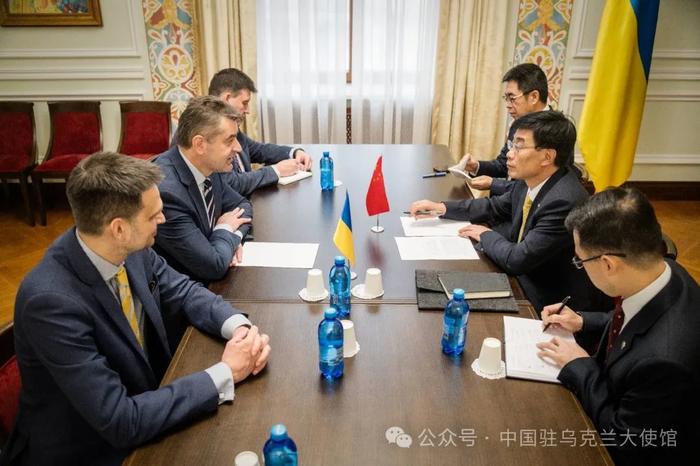 中国新任驻乌克兰大使马升琨递交国书副本
