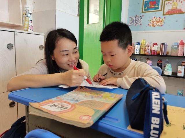 岳塘区昭山和平小学：拼音验收活动激发学生学习兴趣