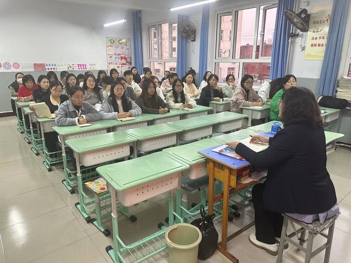 北新村小学开展学习专题活动