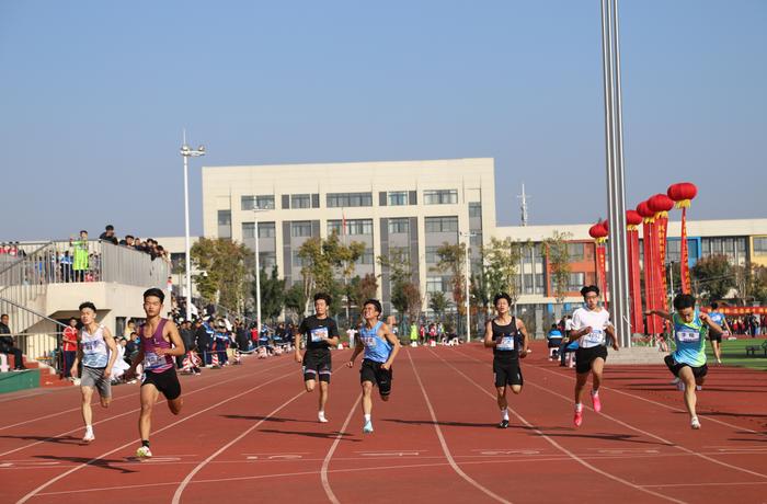 “奔跑吧·少年”2024年宛城区中小学生田径运动会在南阳市第十完全学校开幕