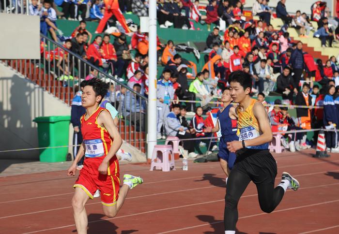 “奔跑吧·少年”2024年宛城区中小学生田径运动会在南阳市第十完全学校开幕