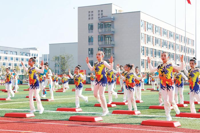 十堰打破传统课间操固有模式 让学生健康“满格” 快乐翻倍