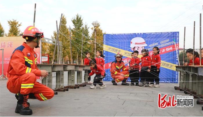 邯郸肥乡：“童”行消防集市 乐享趣味研学