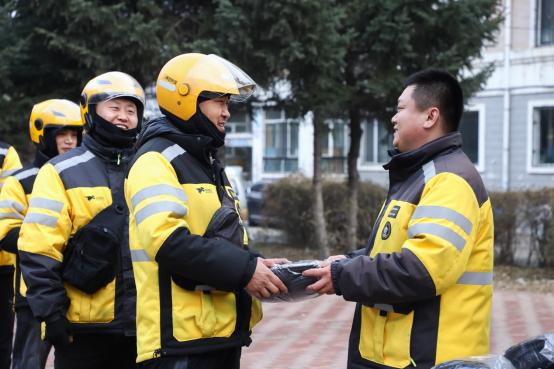 美团启动冬季配送应急机制，特殊严寒天气下为骑手额外补时、豁免差评