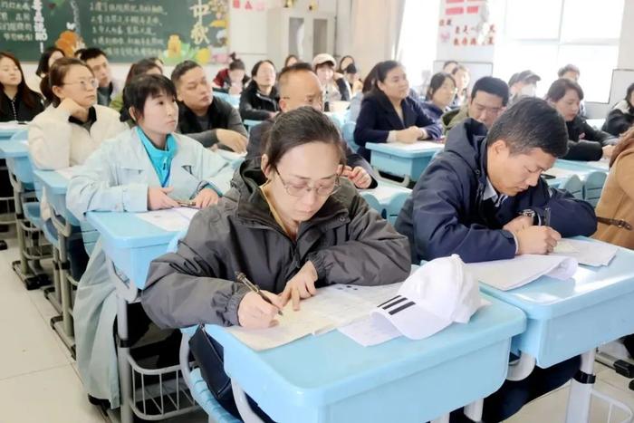 西安市未央区东前进小学家长会活动