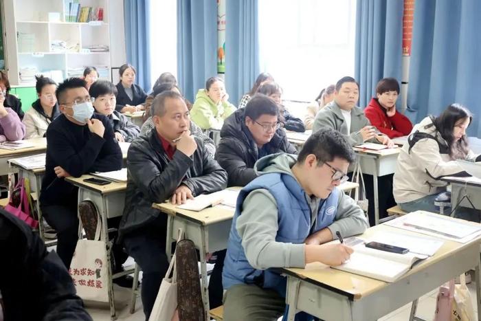 西安市未央区东前进小学家长会活动