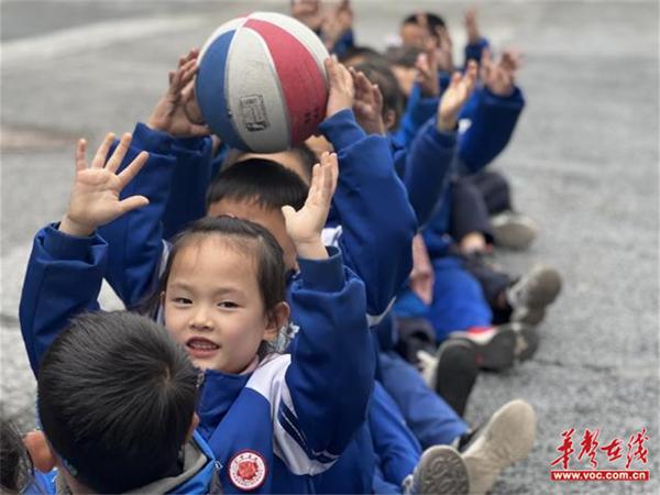 古丈县芙蓉学校：体教融合结硕果 青春赛场展英姿