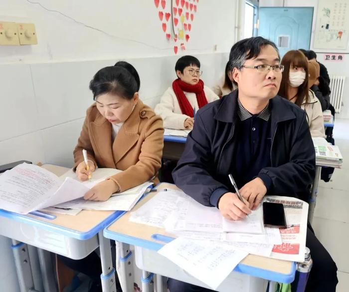 西安市未央区东前进小学家长会活动