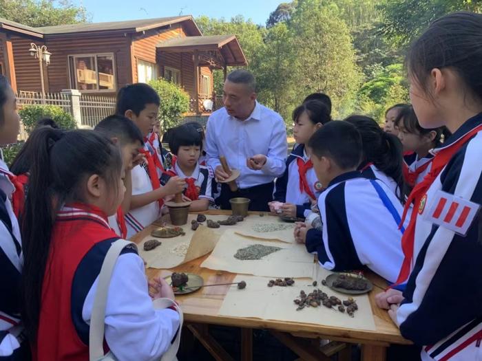 传承中医文化，培植家国情怀——南靖县第二实验小学开展研学实践活动