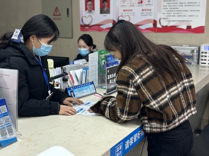 从“多次跑”到“高效办” 池州东至推动“高效办成一件事”落地见效